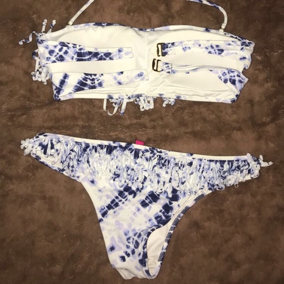 Victoria Secret swim suit in perfect condition! - Picture 3 of 3